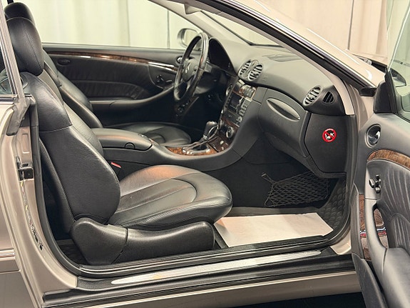 Mercedes-Benz CLK350 9 of 24