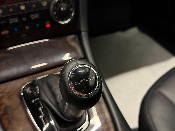Mercedes-Benz CLK350 22 of 24