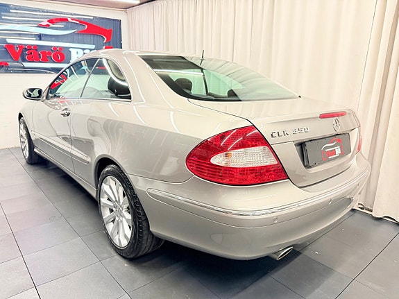 Mercedes-Benz CLK350 6 of 24