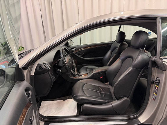 Mercedes-Benz CLK350 8 of 24