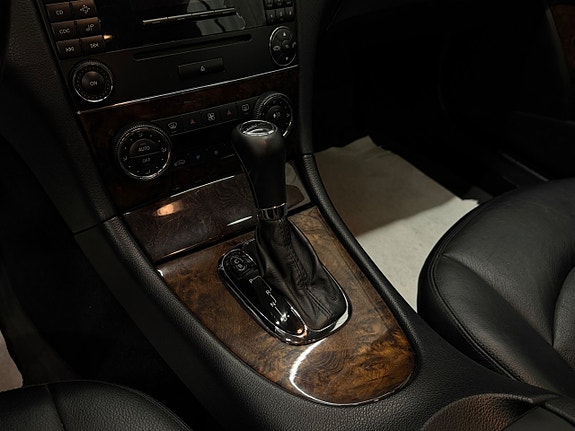 Mercedes-Benz CLK350 14 of 24