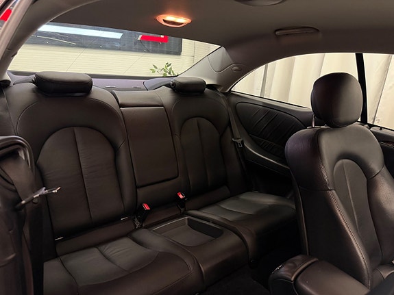 Mercedes-Benz CLK350 16 of 24