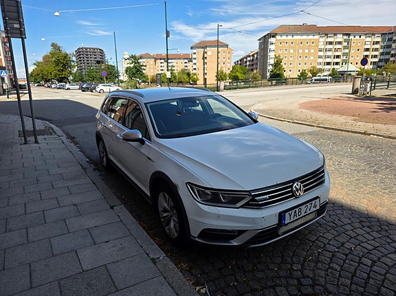 Volkswagen Passat Alltrack 9 of 9