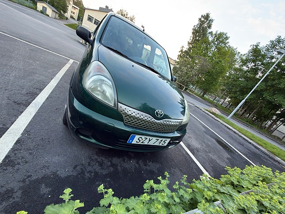 Toyota Yaris Verso 5 of 8