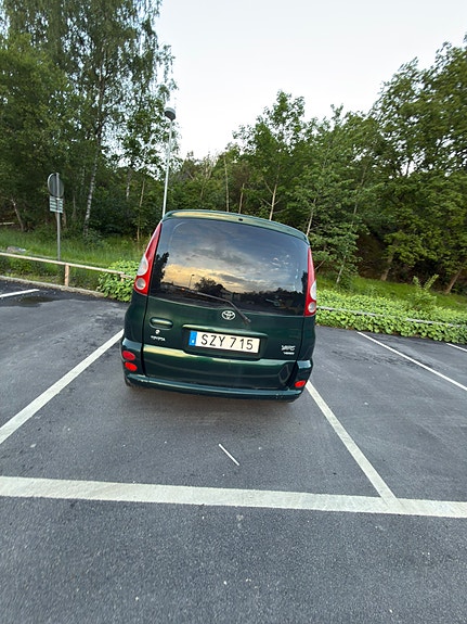 Toyota Yaris Verso 3 of 8