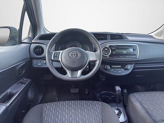 Toyota Yaris 14 of 30