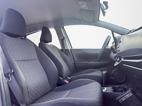 Toyota Yaris 16 of 30