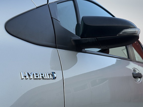 Toyota Yaris 11 of 30
