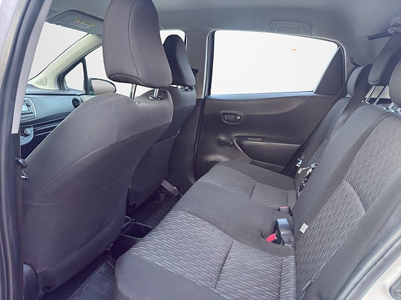 Toyota Yaris 18 of 30