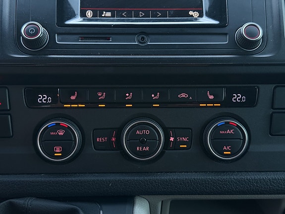 Volkswagen Caravelle 24 of 30
