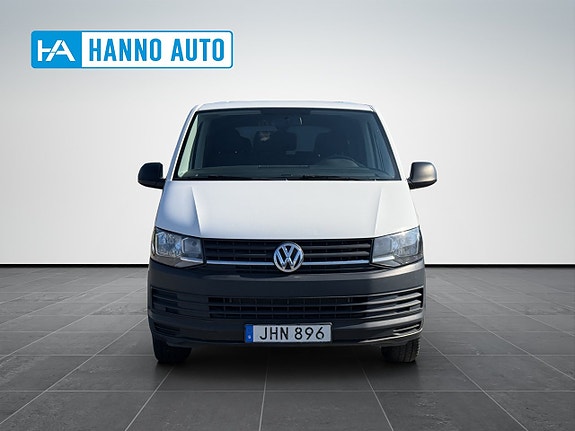Volkswagen Caravelle 8 of 30