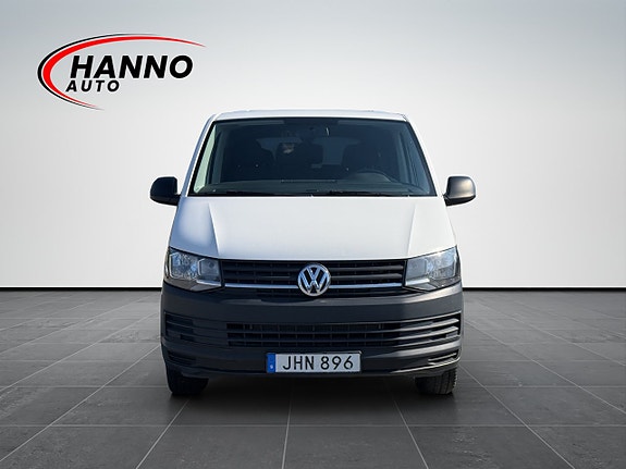 Volkswagen Caravelle 8 of 30