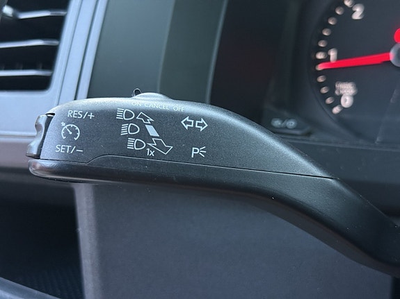 Volkswagen Caravelle 20 of 30