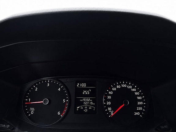 Volkswagen Caravelle 29 of 30