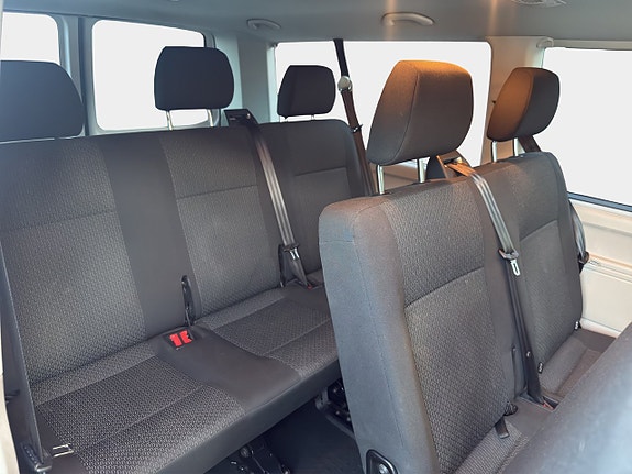 Volkswagen Caravelle 17 of 30