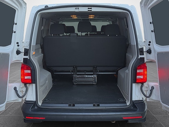Volkswagen Caravelle 18 of 30