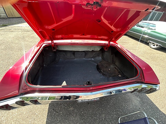Chevrolet Impala 11 of 17