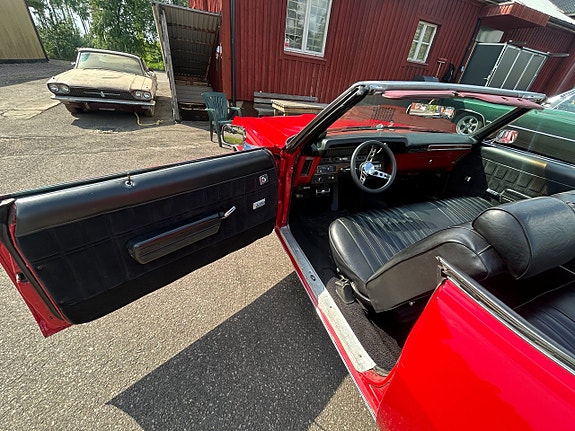 Chevrolet Impala 14 of 17