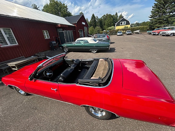 Chevrolet Impala 7 of 17