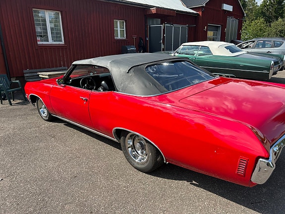 Chevrolet Impala 16 of 17