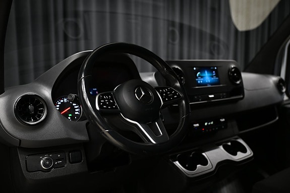 Mercedes-Benz Sprinter 211 12 of 26