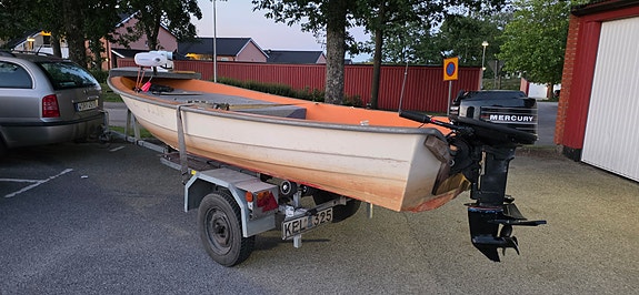 Askeladden 4.30, 80 trailer & 3 stycken motorer. 2 of 4