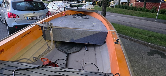 Askeladden 4.30, 80 trailer & 3 stycken motorer. 3 of 4