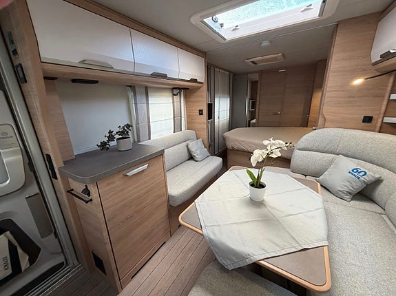 Knaus Südwind 650 PXB - Queenbed -Frontkök - 60YEdition 6 of 14