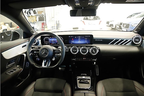 Mercedes-Benz CLA45 6 of 13