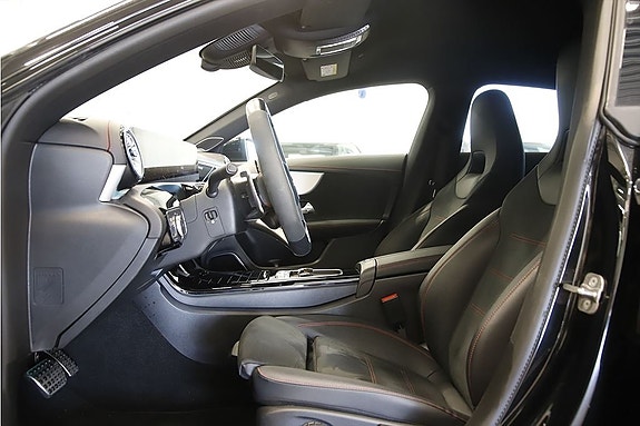 Mercedes-Benz CLA45 9 of 13