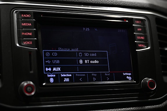 Volkswagen Amarok 21 of 28