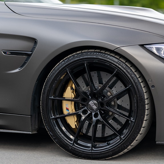 BMW M4 6 of 9