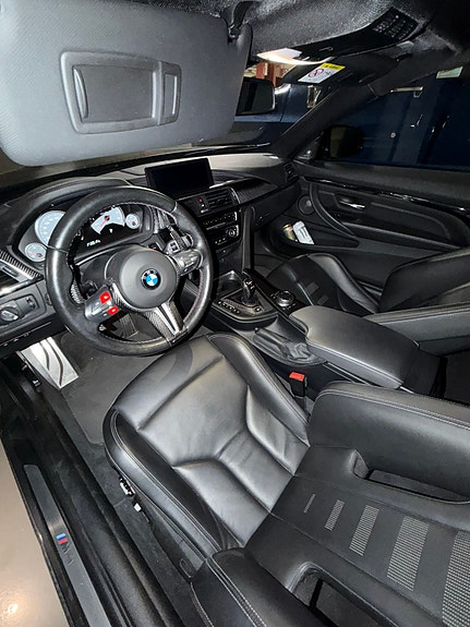 BMW M4 7 of 9