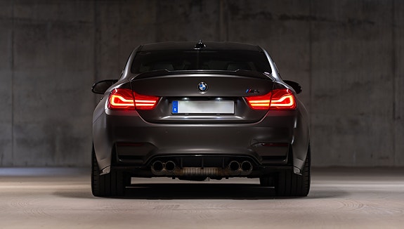 BMW M4 4 of 9