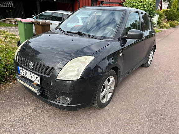 Suzuki Swift 2 of 5