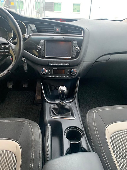 Kia Ceed 5 of 8