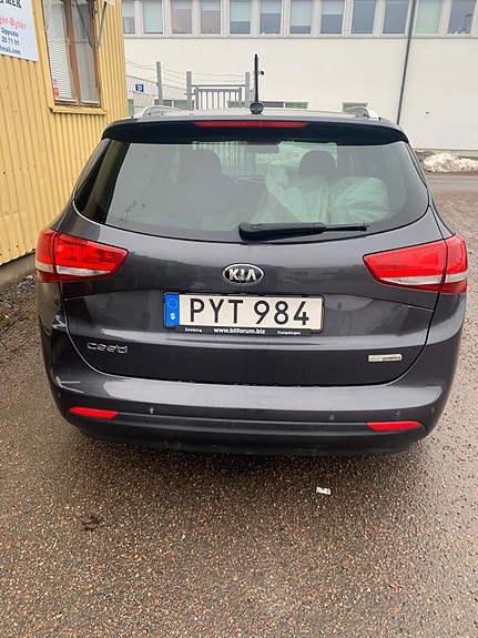 Kia Ceed 2 of 8