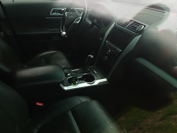 Ford Explorer 2 of 3