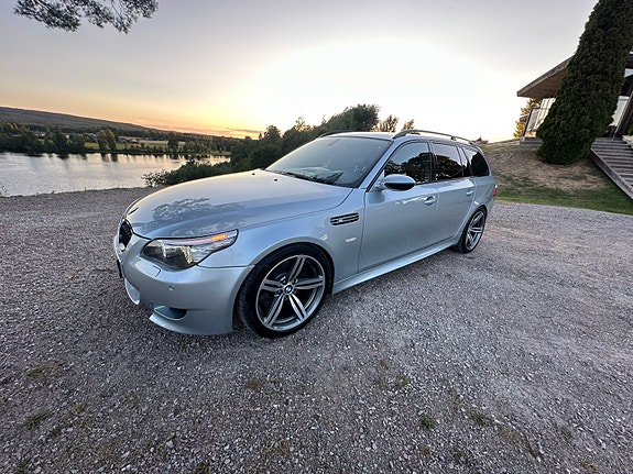 BMW M5 2 of 9