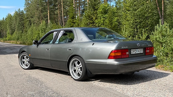Lexus LS400 4 of 8