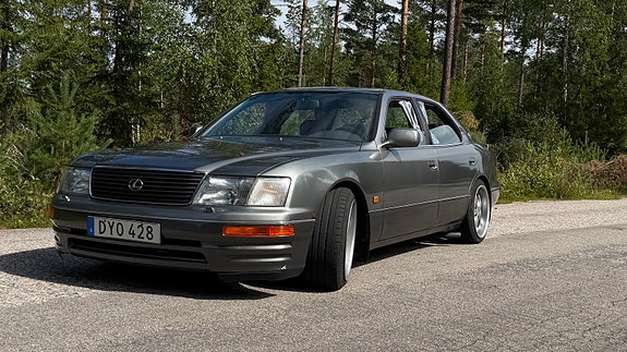 Lexus LS400 3 of 8