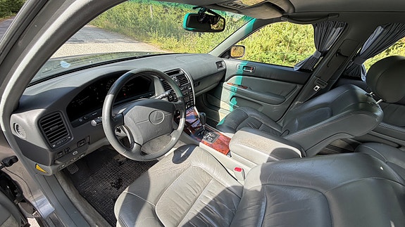 Lexus LS400 6 of 8