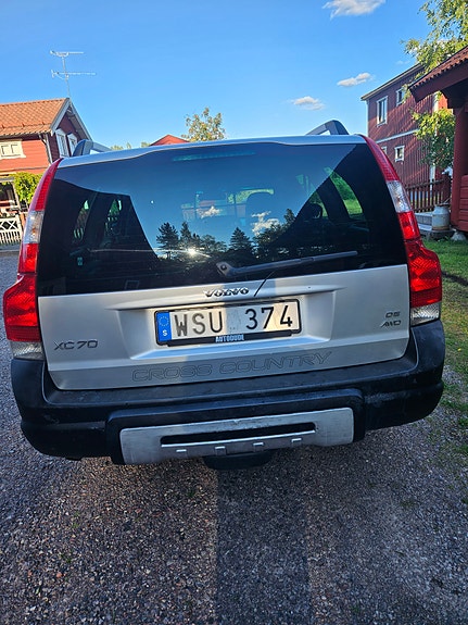 Volvo XC70 3 of 12