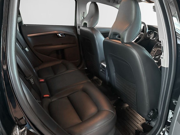 Volvo XC70 8 of 10