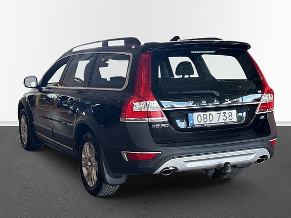 Volvo XC70 2 of 10