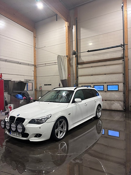 BMW 520d 5 of 5