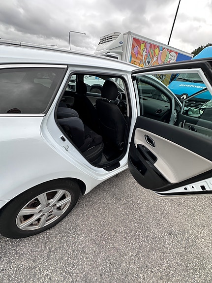 Kia Ceed 3 of 9