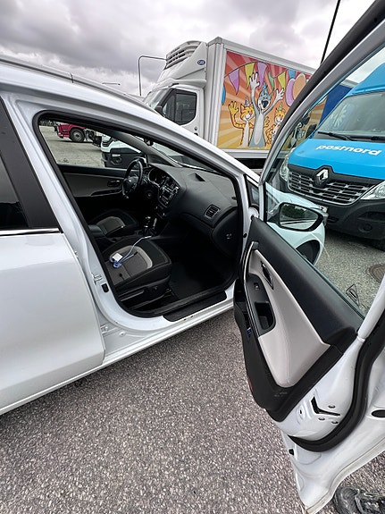 Kia Ceed 4 of 9