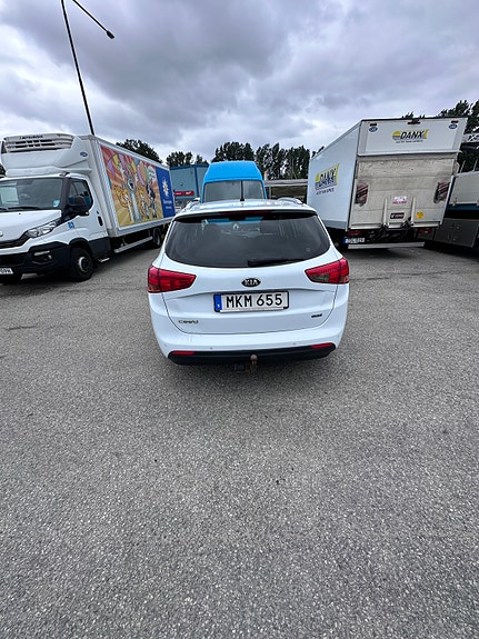 Kia Ceed 2 of 9