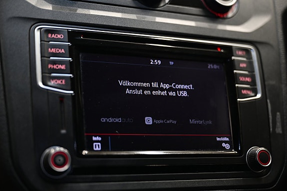 Volkswagen Caddy Maxi 21 of 30